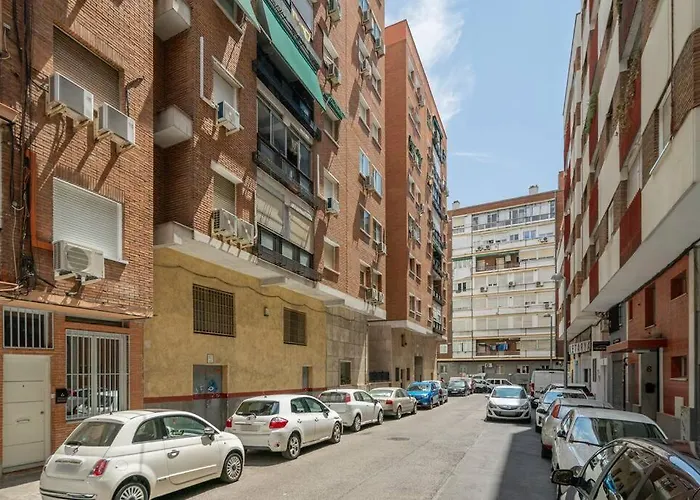 Nice flat at street level - Madrid Río Tri-Pedrero